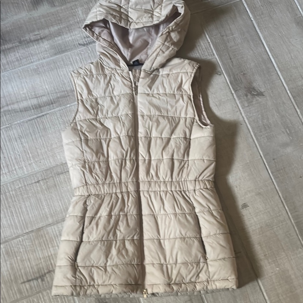 Sleeveless Hooded Puffer Vest - Cream